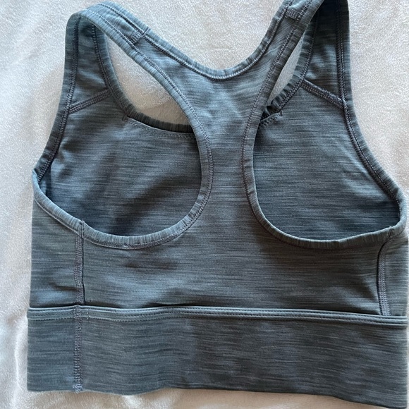 NWOT Nike Women's Sports Bra - Picture 2 of 3